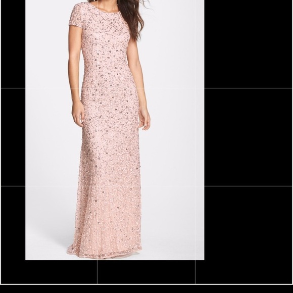 ADRIANNA PAPELL
Scoop Blush Pink Sequin gown - Picture 4 of 5